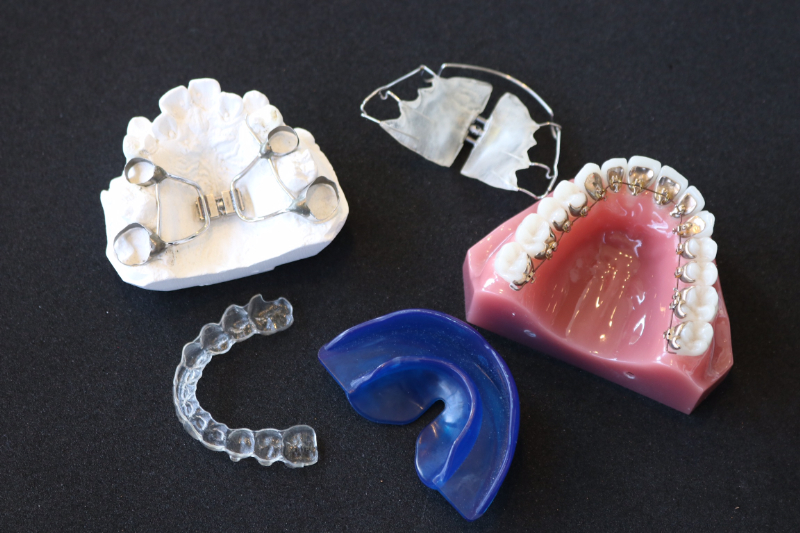 顎が小さい子どもの矯正装置