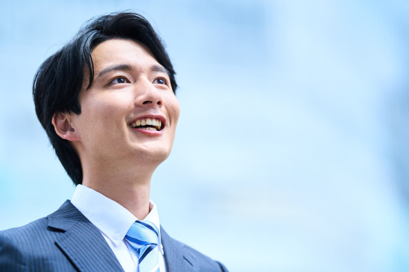 さわやかな笑顔の男性