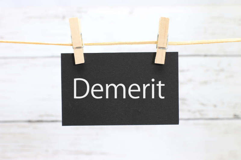 床矯正のデメリットを示す文字